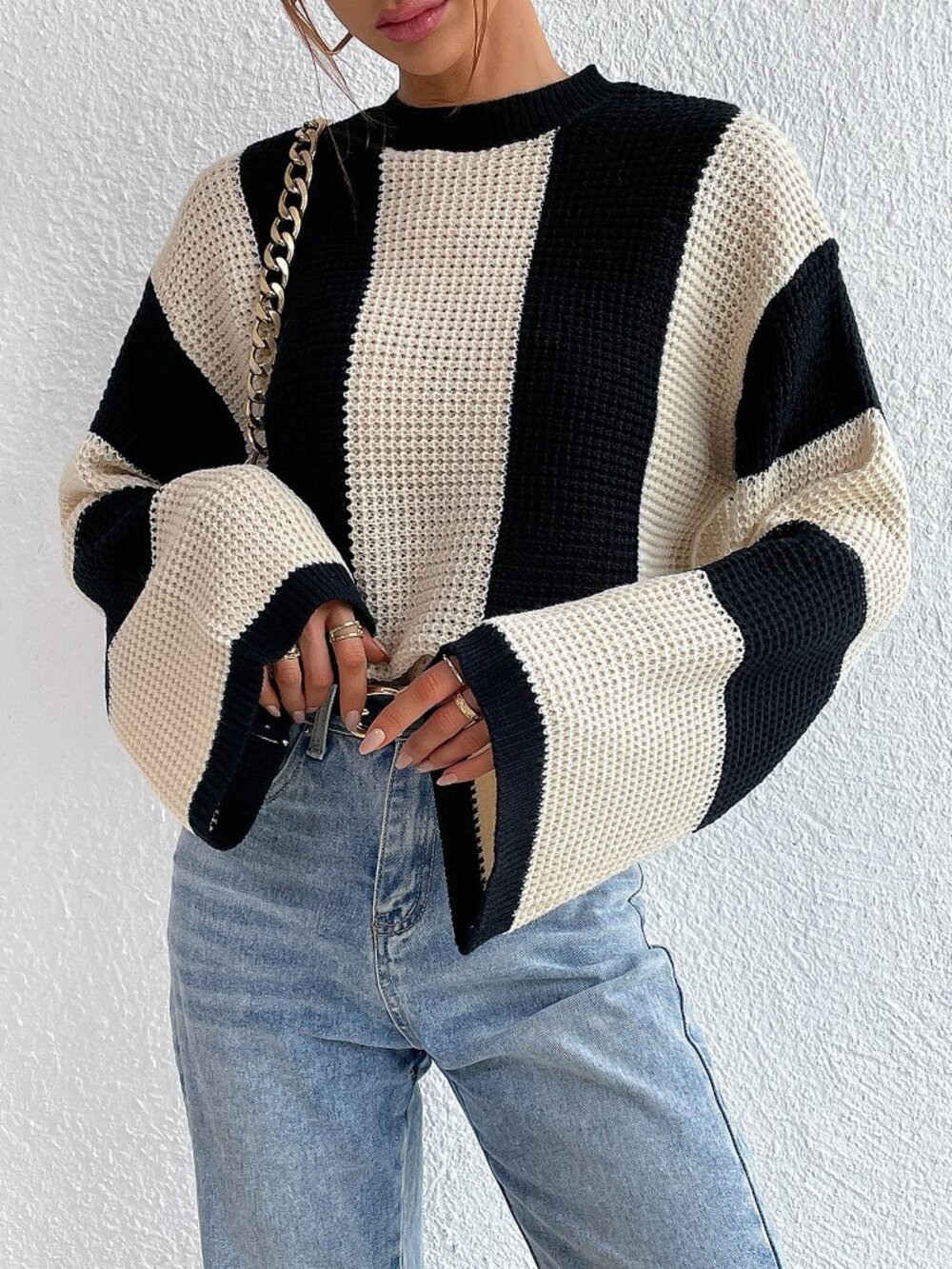 Black And White Casual Women's Two Tone Drop Shoulder Sweater - Picture 4 of 7